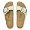 Madrid mit Big Buckle aus Nubukleder Madrid mit Big Buckle aus Nubukleder