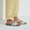 Madrid mit Big Buckle aus Nubukleder Madrid mit Big Buckle aus Nubukleder