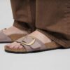 Madrid mit Big Buckle aus Nubukleder Madrid mit Big Buckle aus Nubukleder