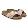 Madrid mit Big Buckle aus Nubukleder Madrid mit Big Buckle aus Nubukleder