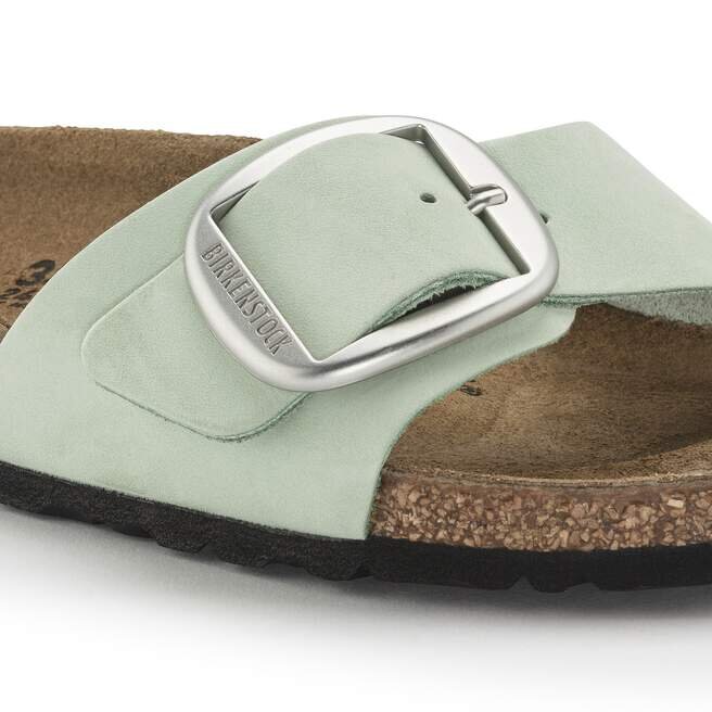 Madrid mit Big Buckle aus Nubukleder Madrid mit Big Buckle aus Nubukleder